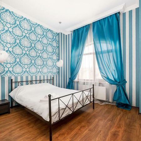 Stylish Apartment With A Balcony Overlooking The Park أوديسا المظهر الخارجي الصورة