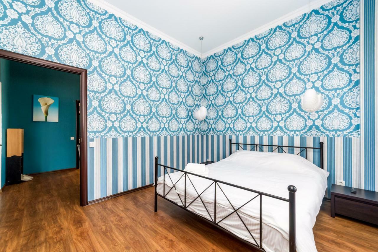 Stylish Apartment With A Balcony Overlooking The Park أوديسا المظهر الخارجي الصورة