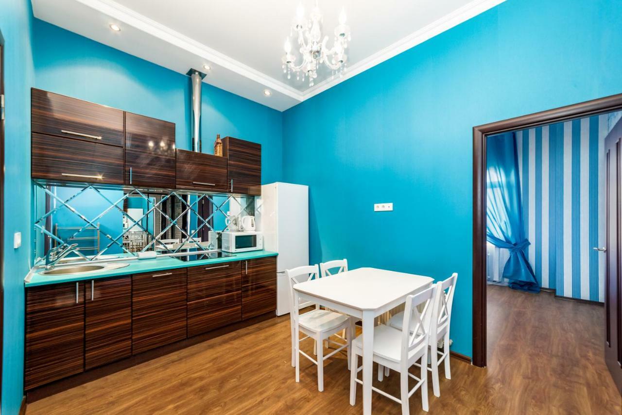 Stylish Apartment With A Balcony Overlooking The Park أوديسا المظهر الخارجي الصورة